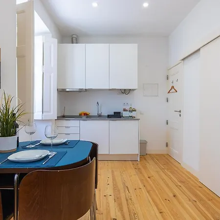 Castelo 12 - Apartments & Suites Lissabon