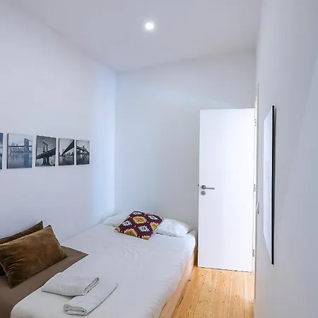 Castelo 12 - Apartments & Suites * Lissabon